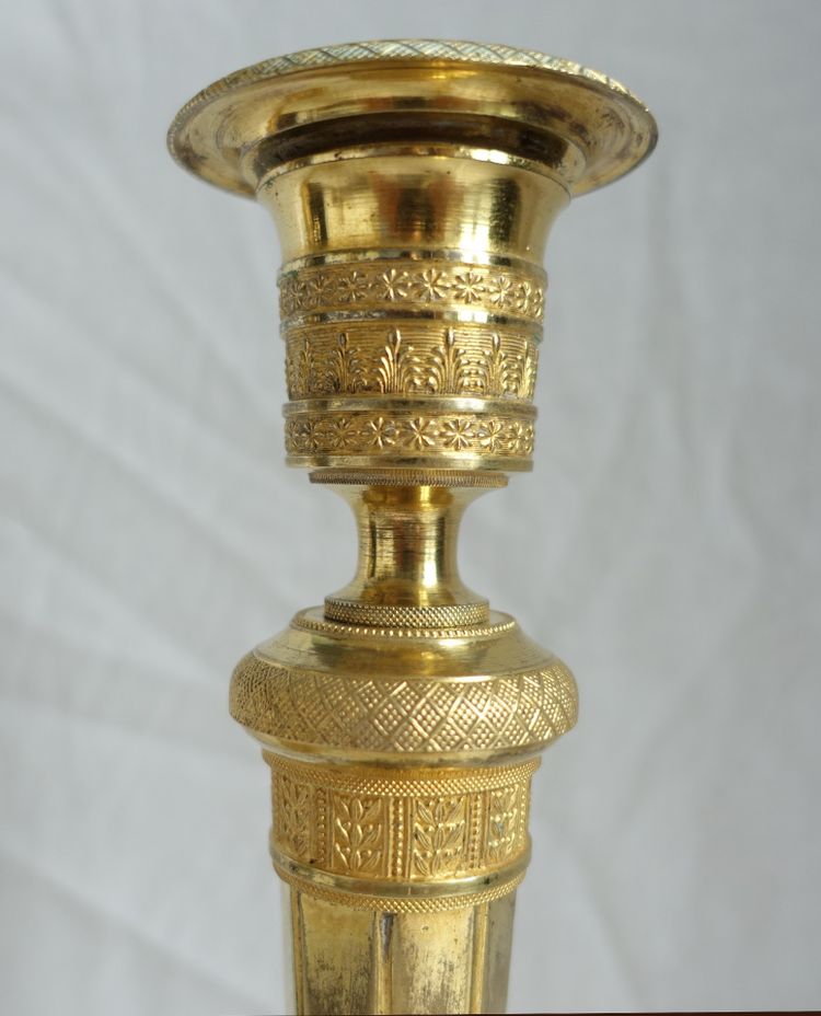 Ravrio: pair of Empire ormolu candlesticks variant Château de Fontainebleau