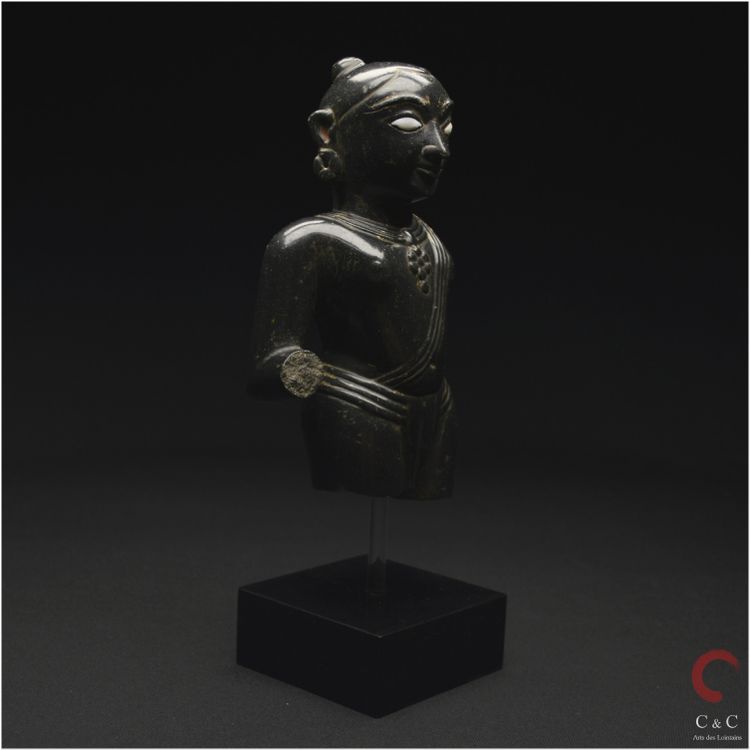 India, State of Gujarat, Medieval period, 15th century, Representation of Krishna, Black marble