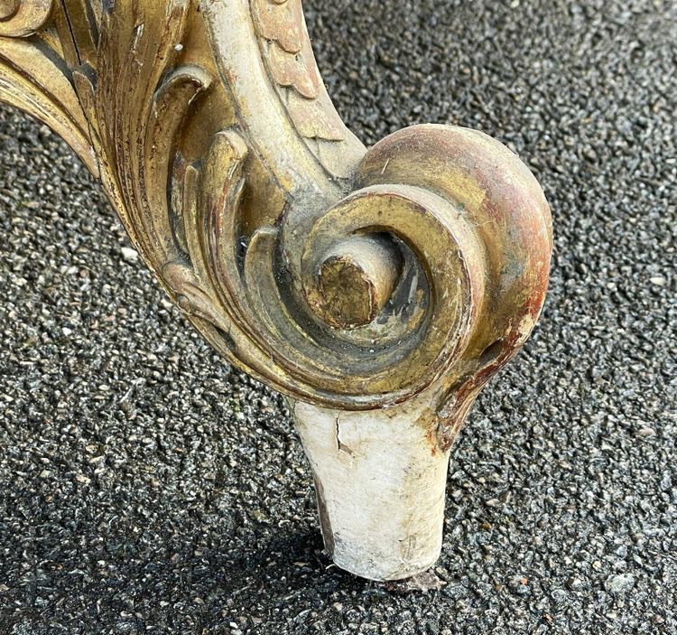 Table de milieu et d’apparat en bois doré sculpté Louis XV - Napoléon III 
