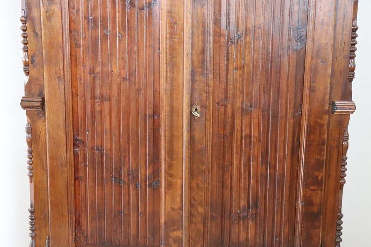 Armoire Ancienne en Bois de Peuplier