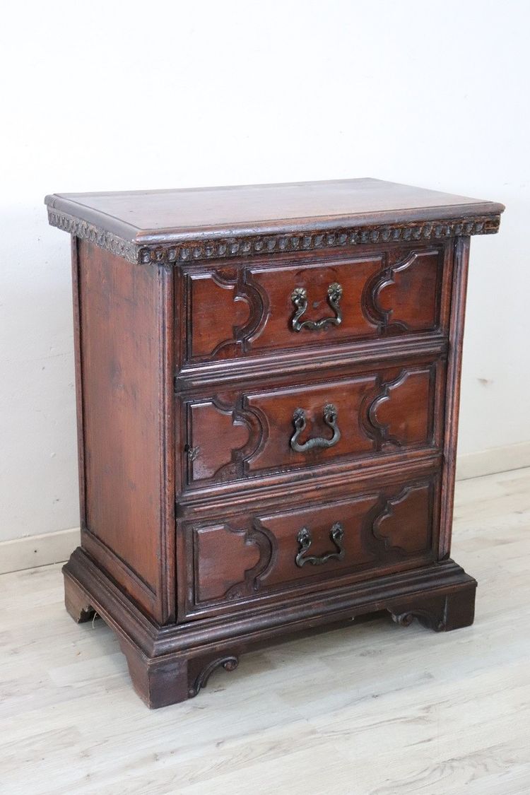 Table de Chevet Ancienne en Noyer