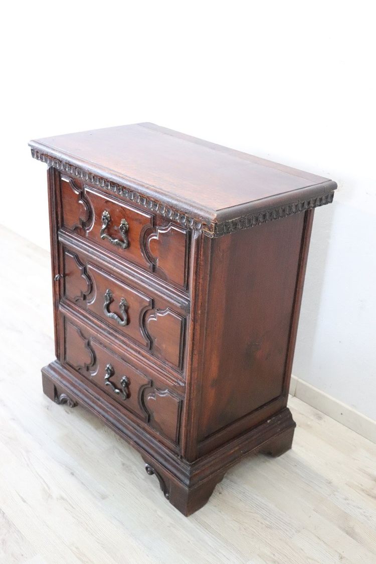 Table de Chevet Ancienne en Noyer