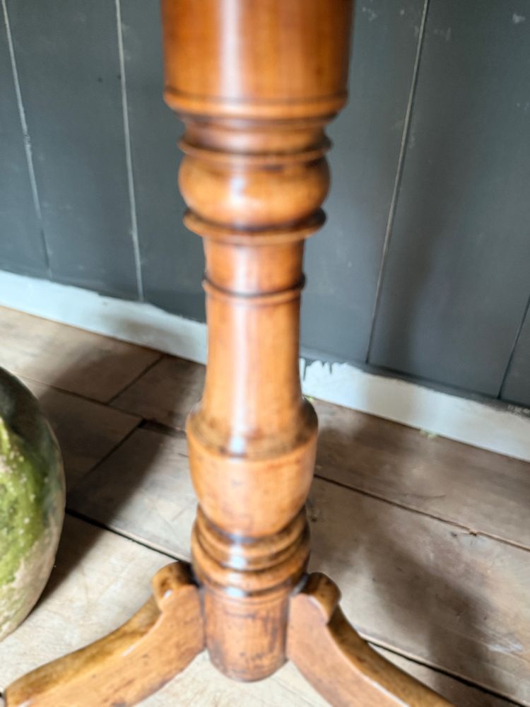 19th century Louis Philippe walnut pedestal table, round base
