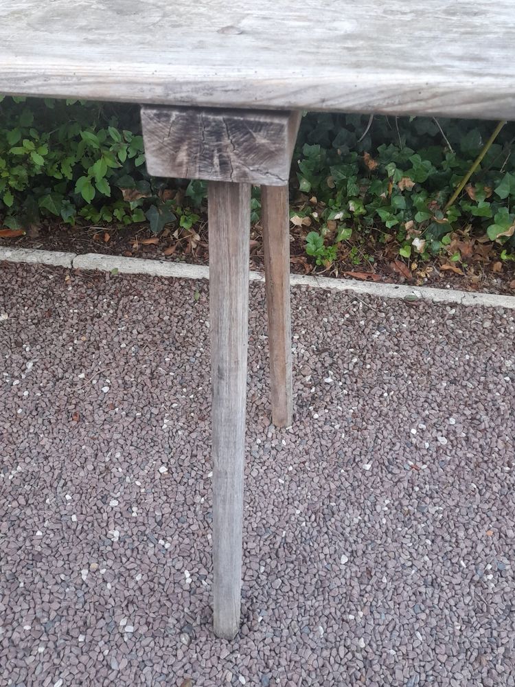 Vecchio tavolo da lavaggio
