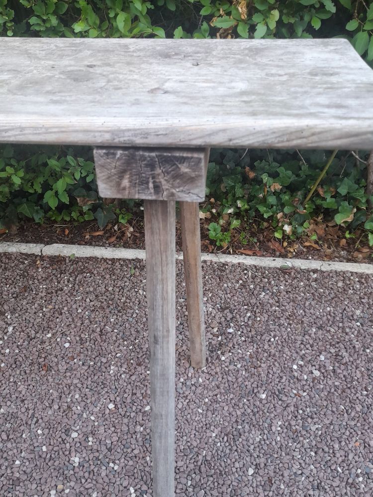 Vecchio tavolo da lavaggio