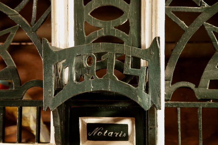  Decorative birdcage in openwork wood, dating from 1914.