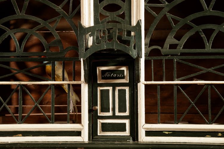  Decorative birdcage in openwork wood, dating from 1914.