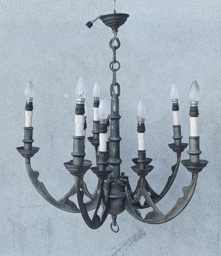 10-arm pewter Gothic-style chandelier