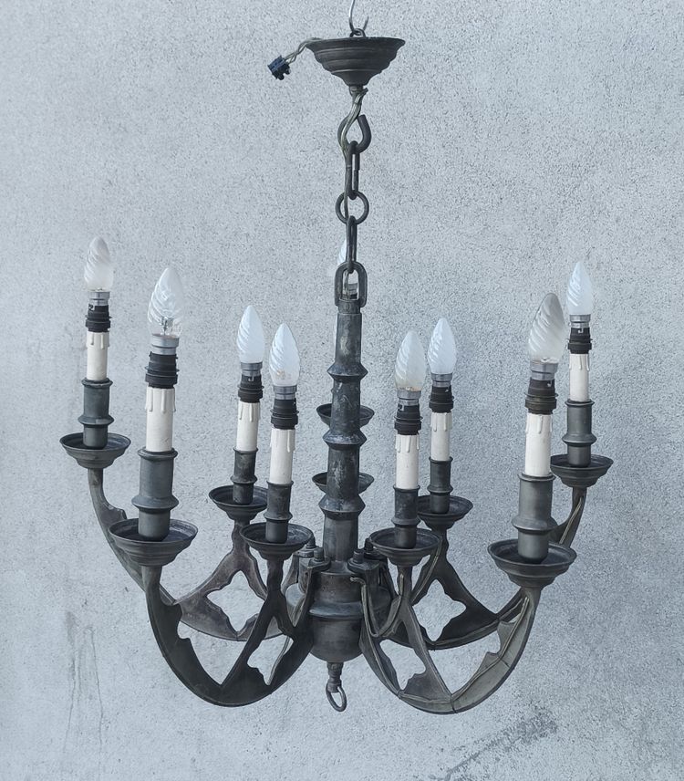 10-arm pewter Gothic-style chandelier