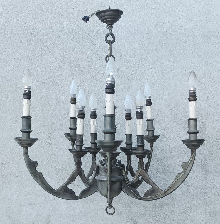 10-arm pewter Gothic-style chandelier