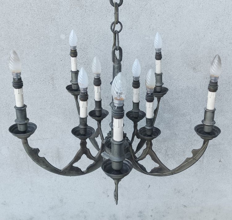 10-arm pewter Gothic-style chandelier