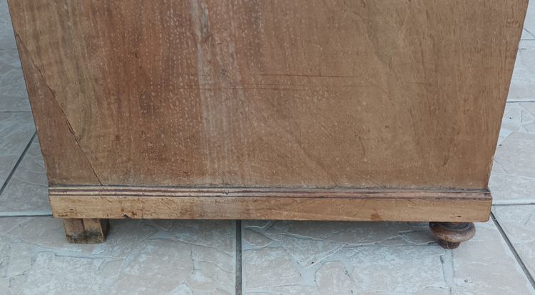 Walnut vanity unit