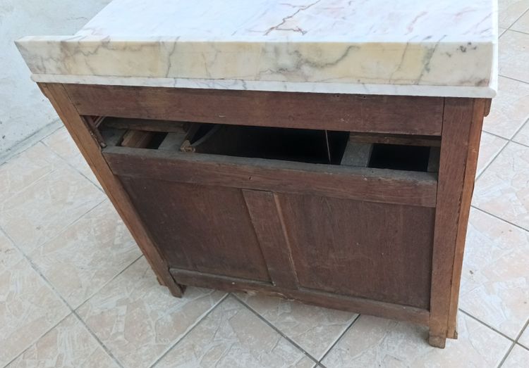 Walnut vanity unit