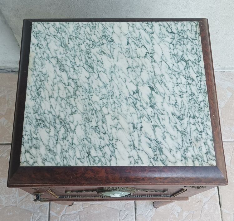 Louis XVI bedside table in burr cedar