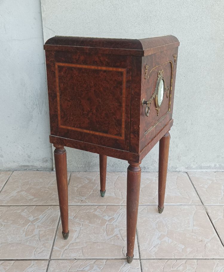 Louis XVI bedside table in burr cedar