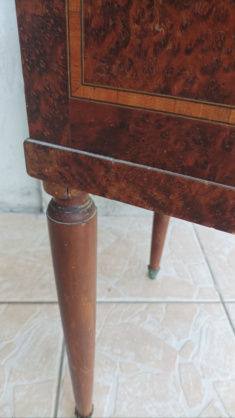 Louis XVI bedside table in burr cedar