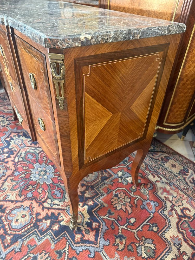 CASSETTIERA IN STILE DI TRANSIZIONE
