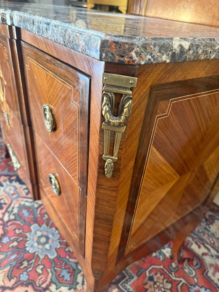 CASSETTIERA IN STILE DI TRANSIZIONE
