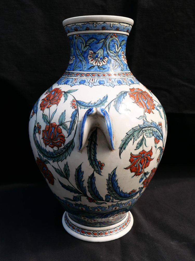 Manufacture de SAMSON, fin XIXème siècle, Vase balustre Iznik en faïence polychrome