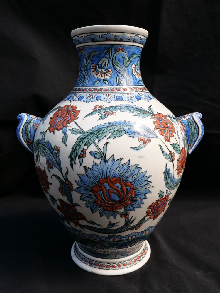 Manufacture de SAMSON, fin XIXème siècle, Vase balustre Iznik en faïence polychrome