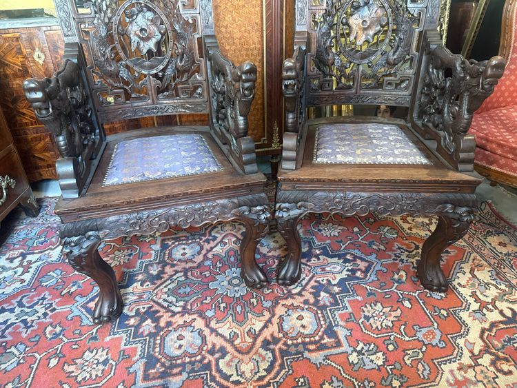 PAIRE DE FAUTEUILS SCULPTES DECOR CHINOIS - 19ème 