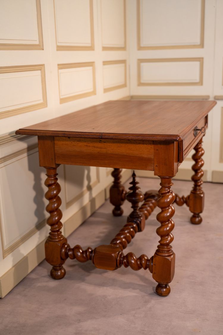 Table à écrire Louis XIII Bordelaise
