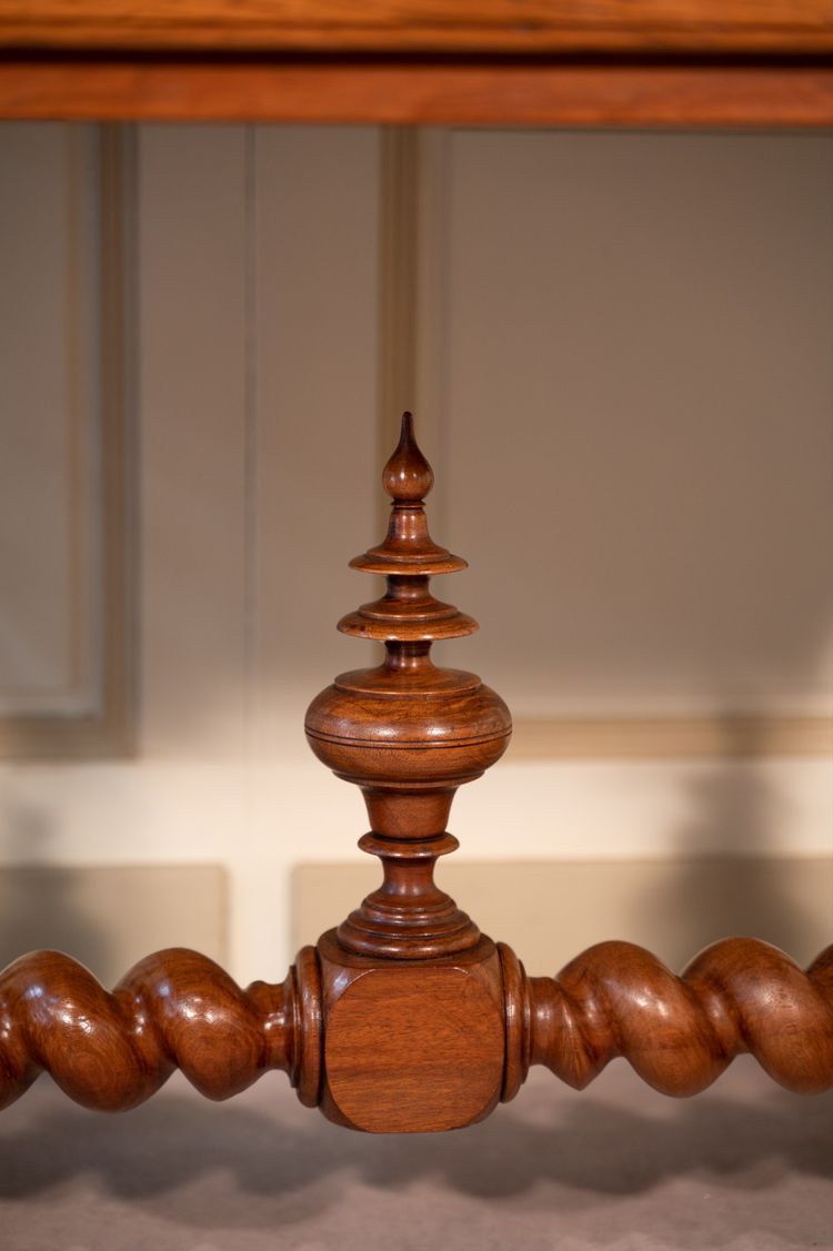 Table à écrire Louis XIII Bordelaise