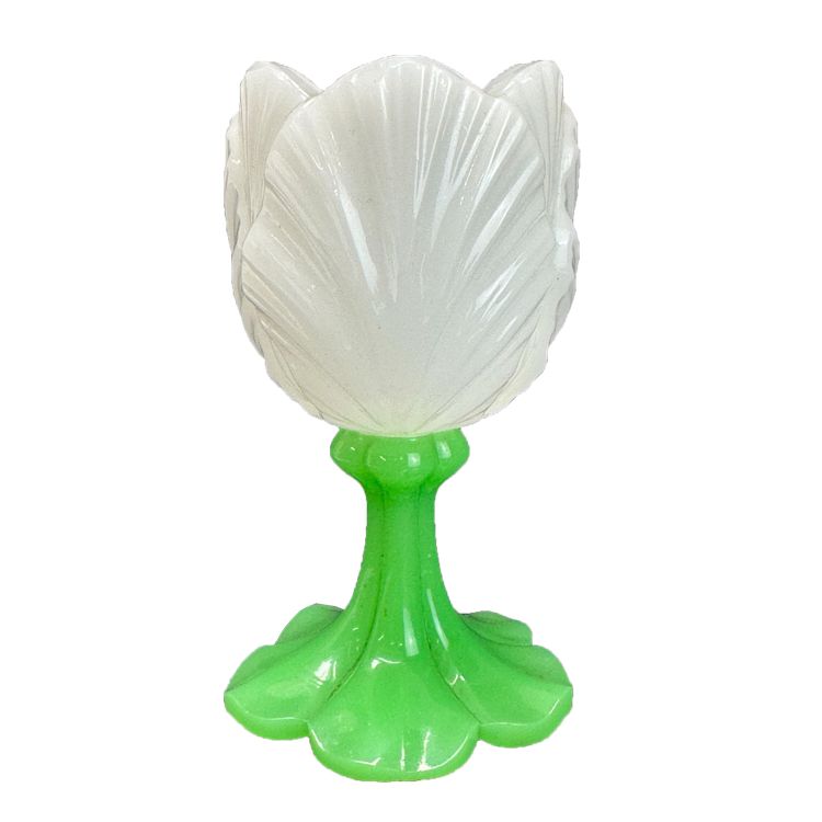 Baccarat - Petit vase en opaline tulipe 