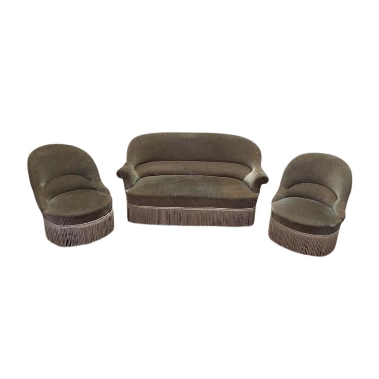 Crapaud Lounge con divano in velluto marrone e poltrone