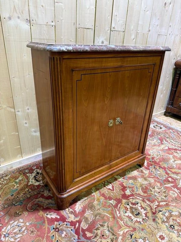 Buffet à hauteur d'appuie de style Louis XVI 