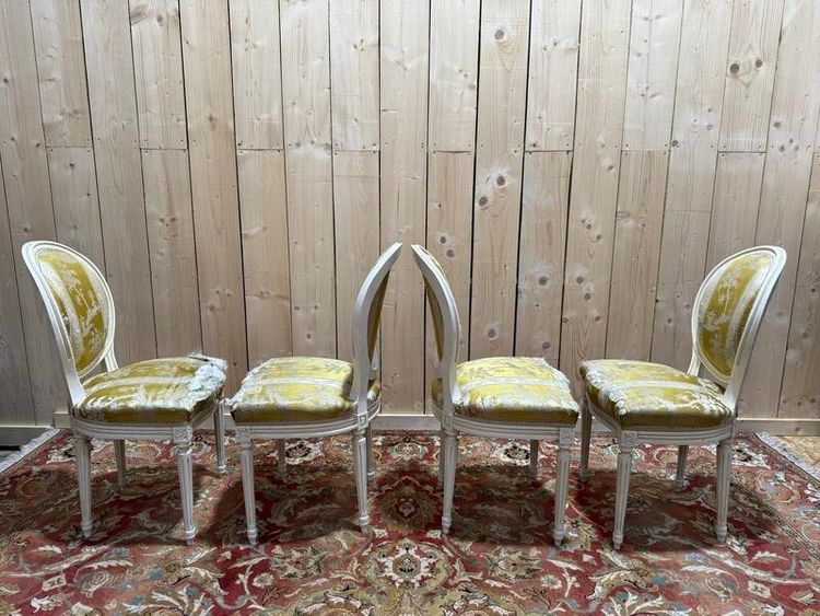 Suite of 4 louis XVI style medallions chairs broken white