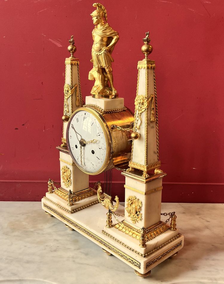 Monumentale Obelisken-Pendeluhr, Louis-XVI-Epoche