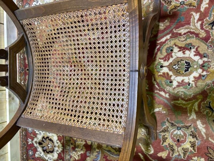 Fauteuil curule , assise cannée 