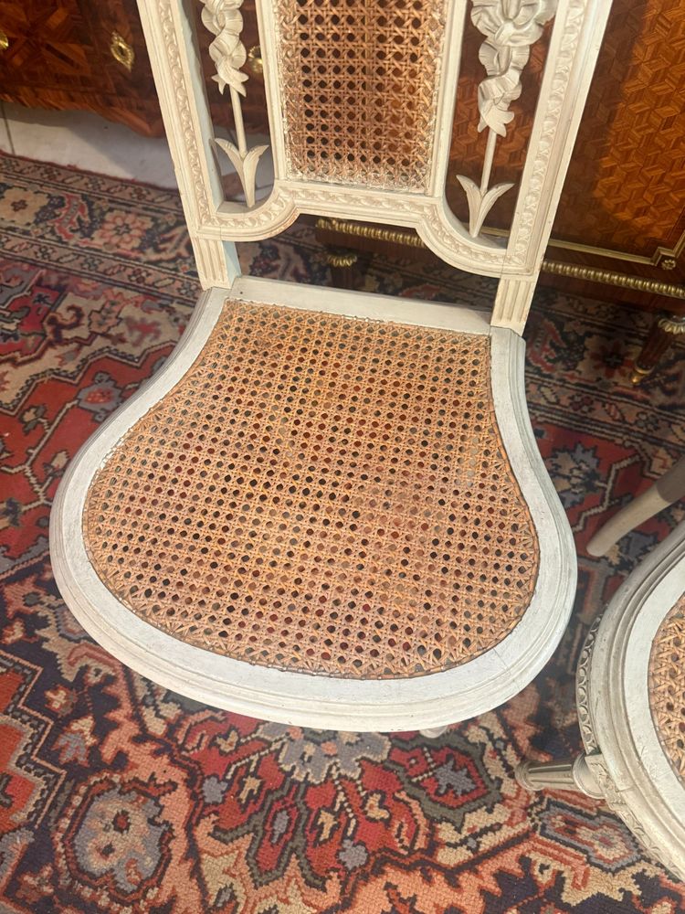 PAIRE DE CHAISES DE STYLE LOUIS XVI