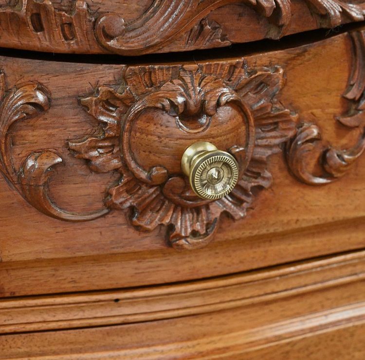 Walnut coffee table, Louis XV style - Early 20th century