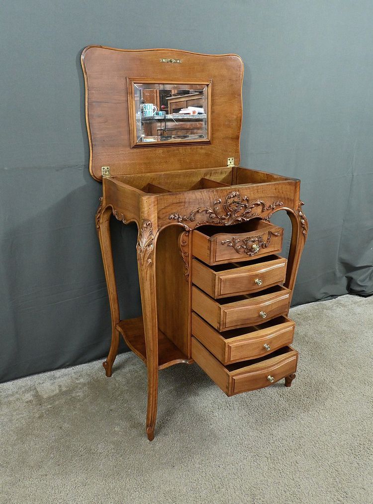 Walnut coffee table, Louis XV style - Early 20th century