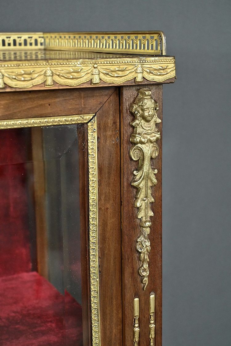 Vitrine en Acajou, style Louis XVI – Milieu XXe