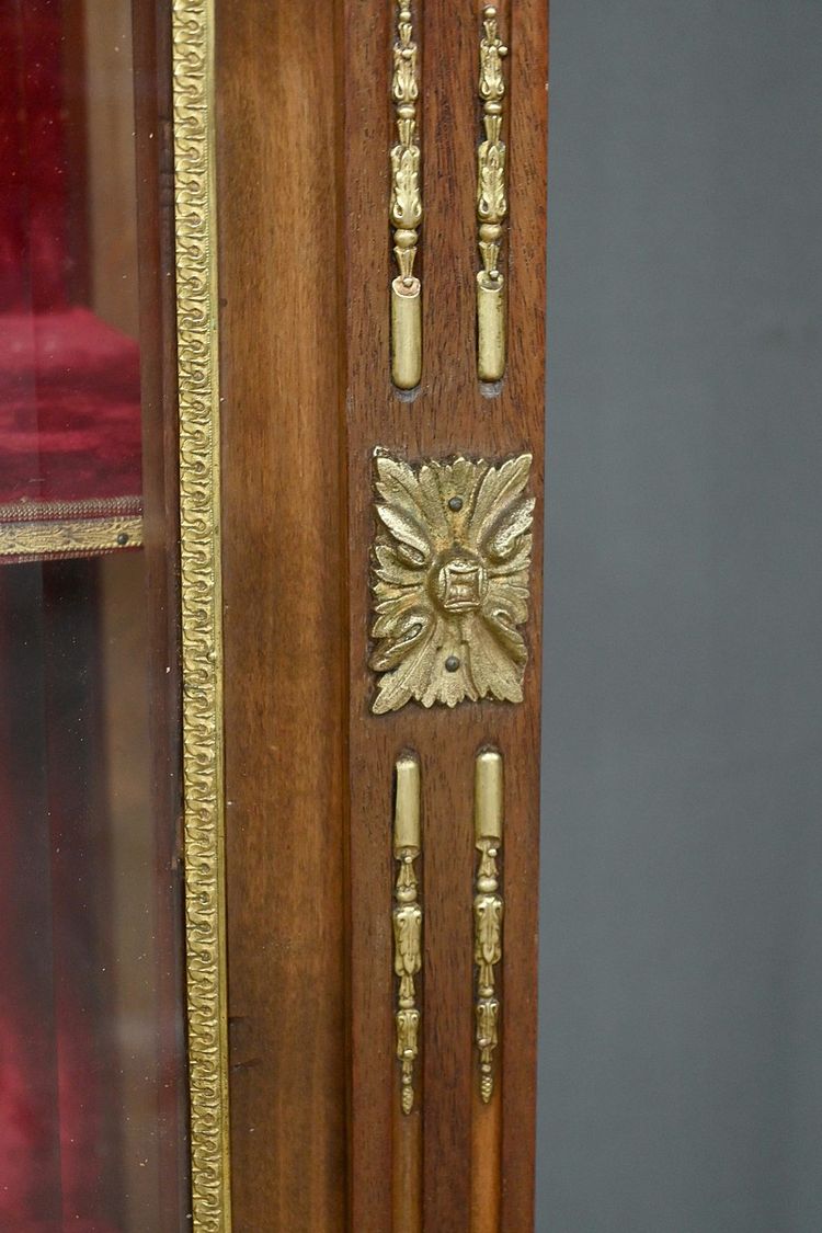 Vitrine en Acajou, style Louis XVI – Milieu XXe