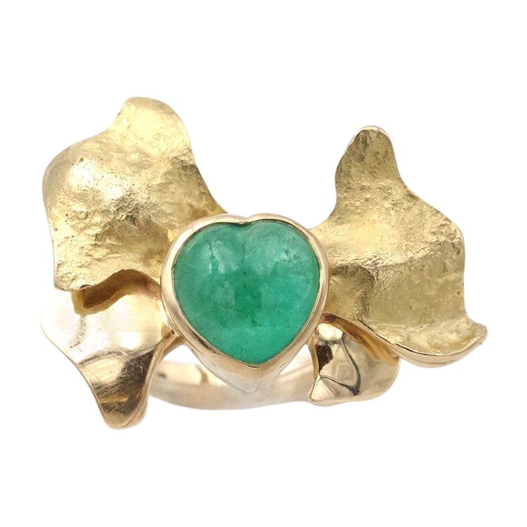 Emerald cocktail bow ring in 18k gold, 4 ct heart-shaped emerald, cabochon cut emerald, mid century 