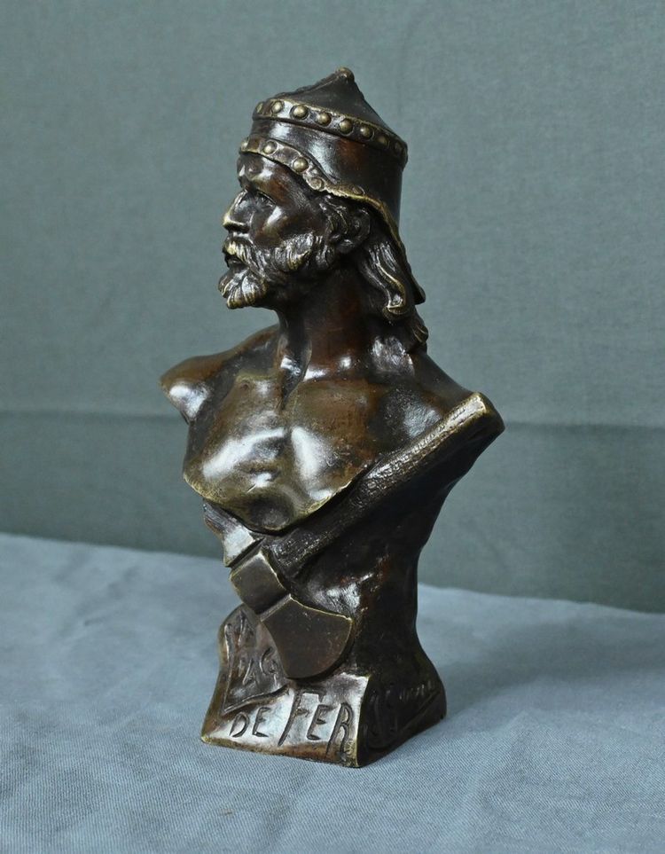 Paar Bronzebüsten "Steinzeit & Eisenzeit" signiert J. Garnier - Ende 19.