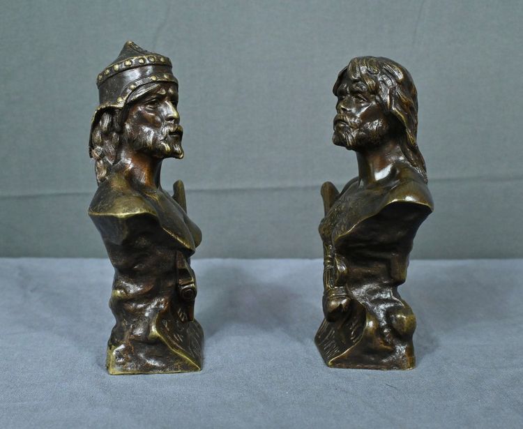 Paar Bronzebüsten "Steinzeit & Eisenzeit" signiert J. Garnier - Ende 19.