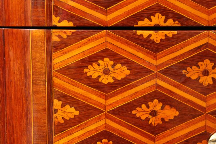 Commode en marqueterie d’époque transition, vers 1770