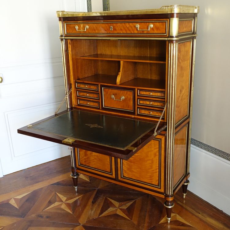 Sekretär aus Zitronenbaum und Amaranth aus der Zeit von Louis XVI - Ende 18.