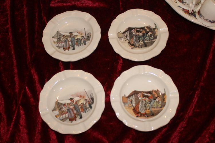 Tafelservice aus Steingut von Sarreguemines Dekor Obernai Henri Loux ép. début 20ème 89 pièces