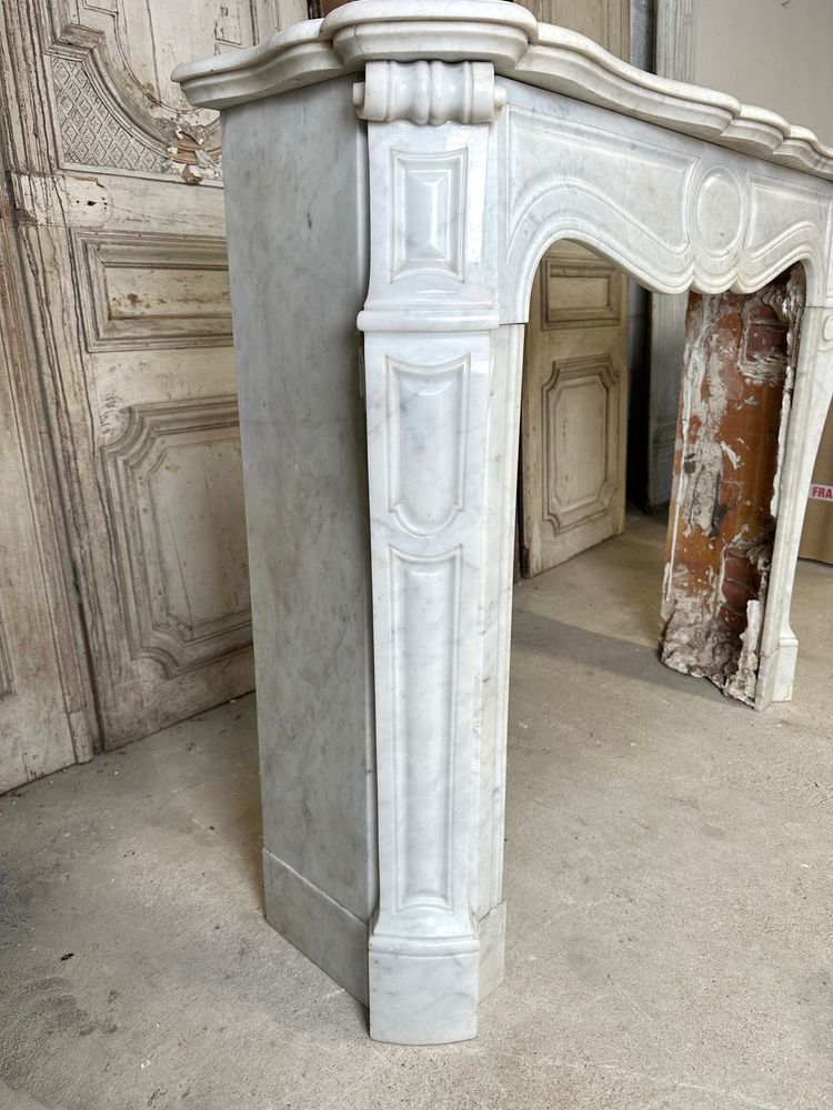 Cheminée en marbre blanc style Louis XV 19e siècle 