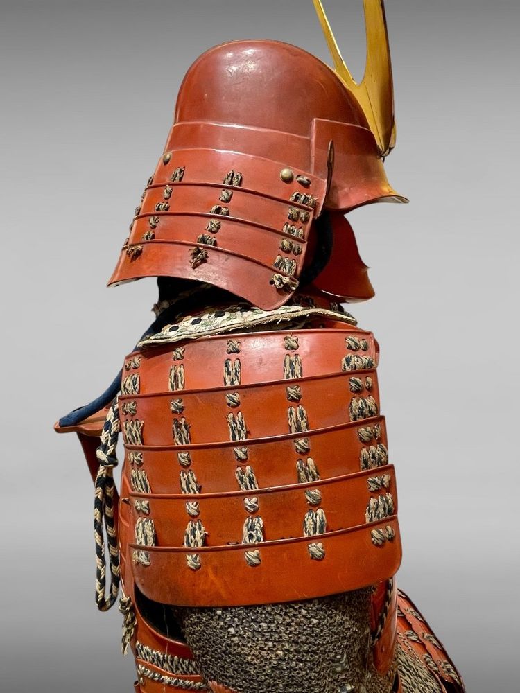 Armatura completa da samurai rossa - Periodo Edo (1603 - 1868).