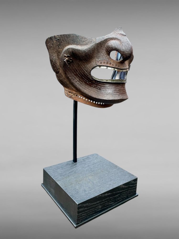Maschera da samurai Mempo in ferro battuto - Inizio del periodo Edo (1603 - 1868).