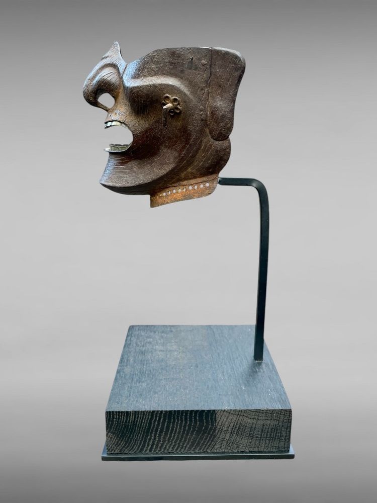 Maschera da samurai Mempo in ferro battuto - Inizio del periodo Edo (1603 - 1868).