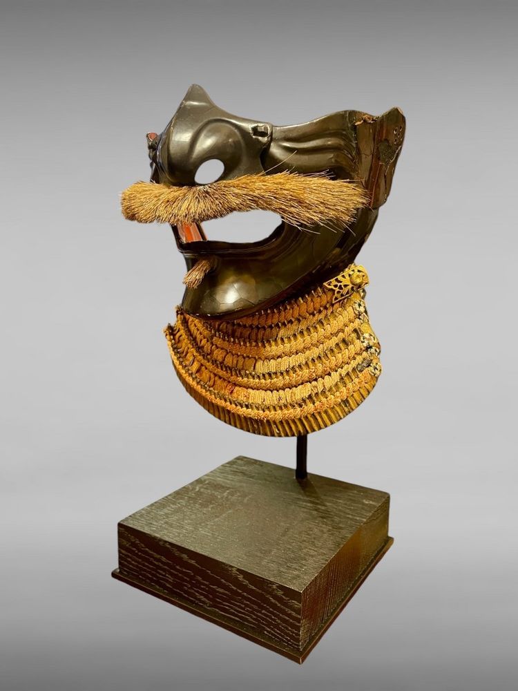 Maschera da samurai Mempo in ferro battuto - Periodo Edo (1603 - 1868).