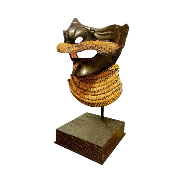 Maschera da samurai Mempo in ferro battuto - Periodo Edo (1603 - 1868).